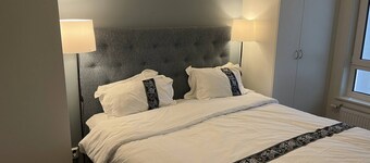 新的、漂亮且舒适的公寓，距离机场10分钟车程  