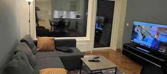 New, Nice and Cosy Flat 10 Mins Drive to Airport