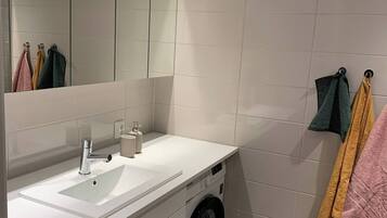 Apartment, 1 Bedroom, Accessible, Balcony | Laundry