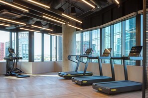 Fitness facility - Workspace & Gym with Skyline View : StayCozy (Croydon)