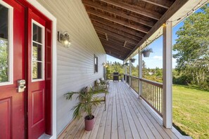 Terrace/patio - Acadia Woodland Retreat | Hot Tub & Outdoor Shower (Trenton)