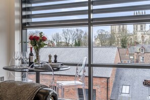 Dining - 9 Aspire  -  Family break that sleeps 4 guests  in 2 bedrooms (York)