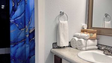 Towels, soap, shampoo, toilet paper