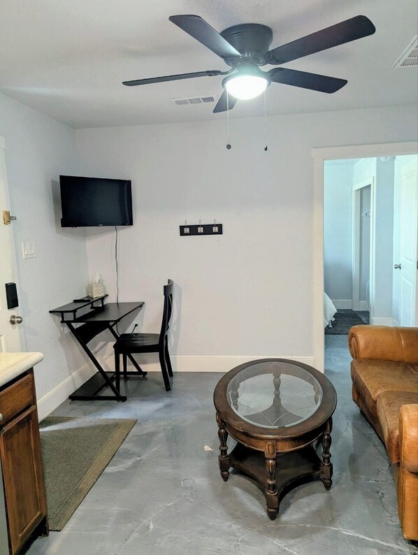 Smart TV - Cozy 1-bedroom apartment in Sanger (Sanger)