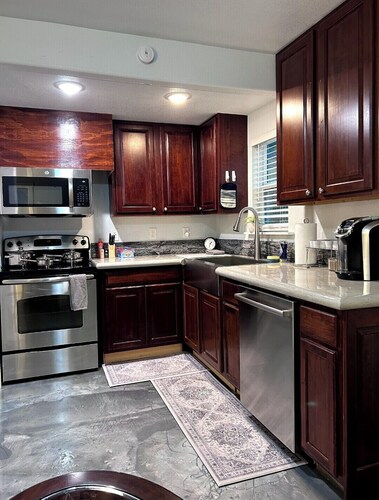 Cozy 1-bedroom apartment in Sanger