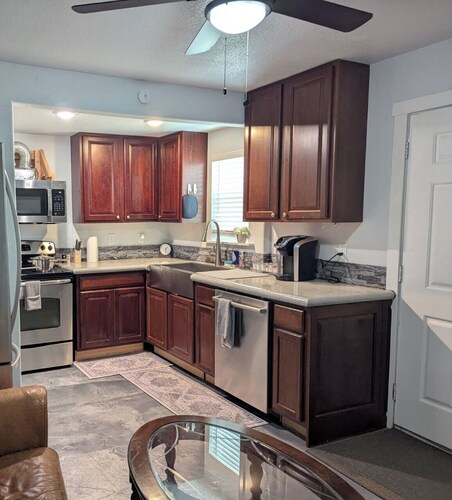 Cozy 1-bedroom apartment in Sanger