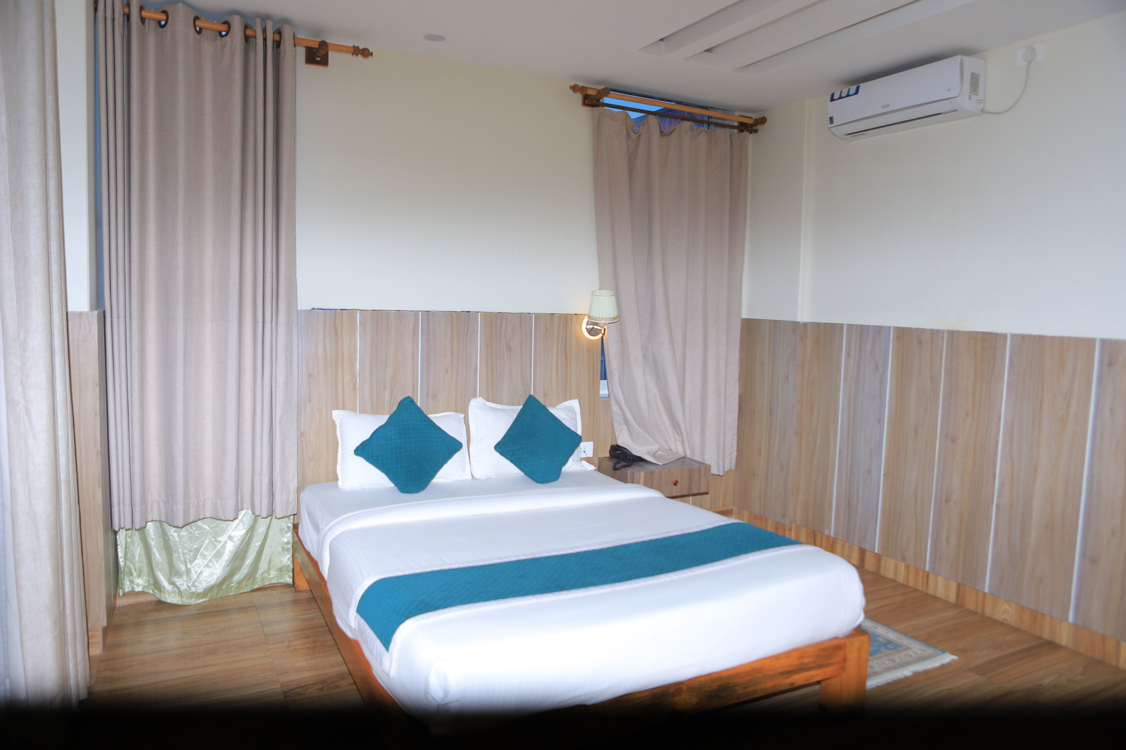 Phòng đôi Deluxe | Bàn, truy cập Internet không dây miễn phí 