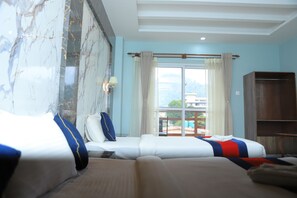 Desk, free WiFi - Hotel See You Again (Pokhara)