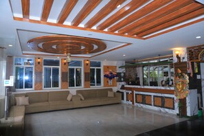 Lobby sitting area - Hotel See You Again (Pokhara)