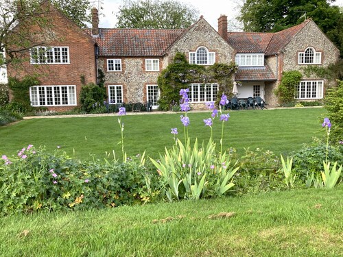Little Barwick - sleeps 14 guests  in 8 bedrooms