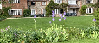 Little Barwick - sleeps 14 guests  in 8 bedrooms