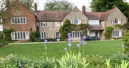 Little Barwick - sleeps 14 guests in 8 bedrooms