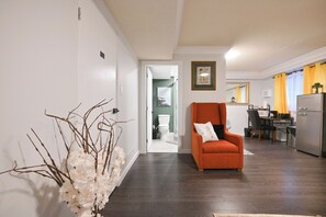 Interior - Vancouver/UBC 2BD Suite (Vancouver)