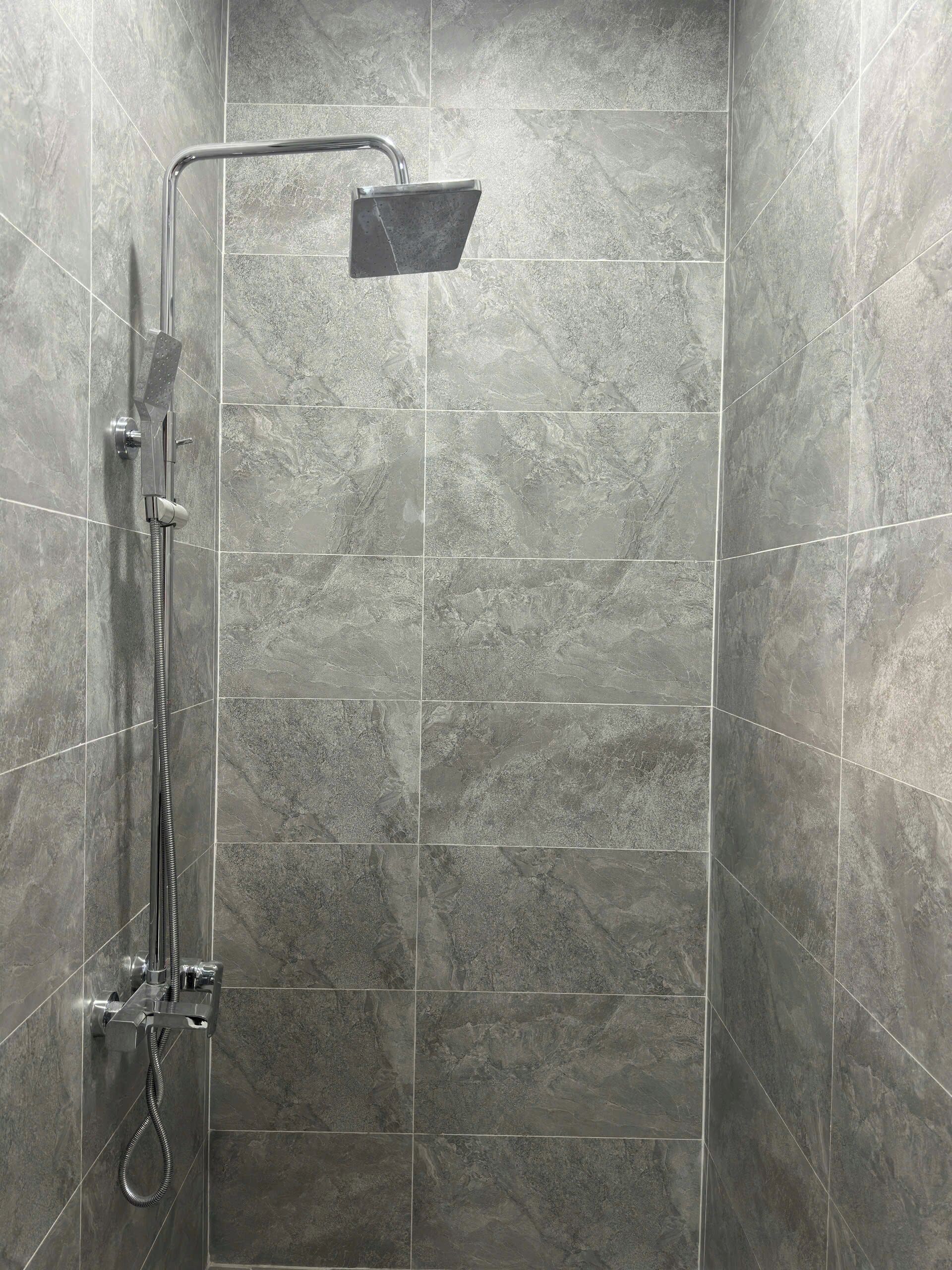 Standard Apartment | Bathroom