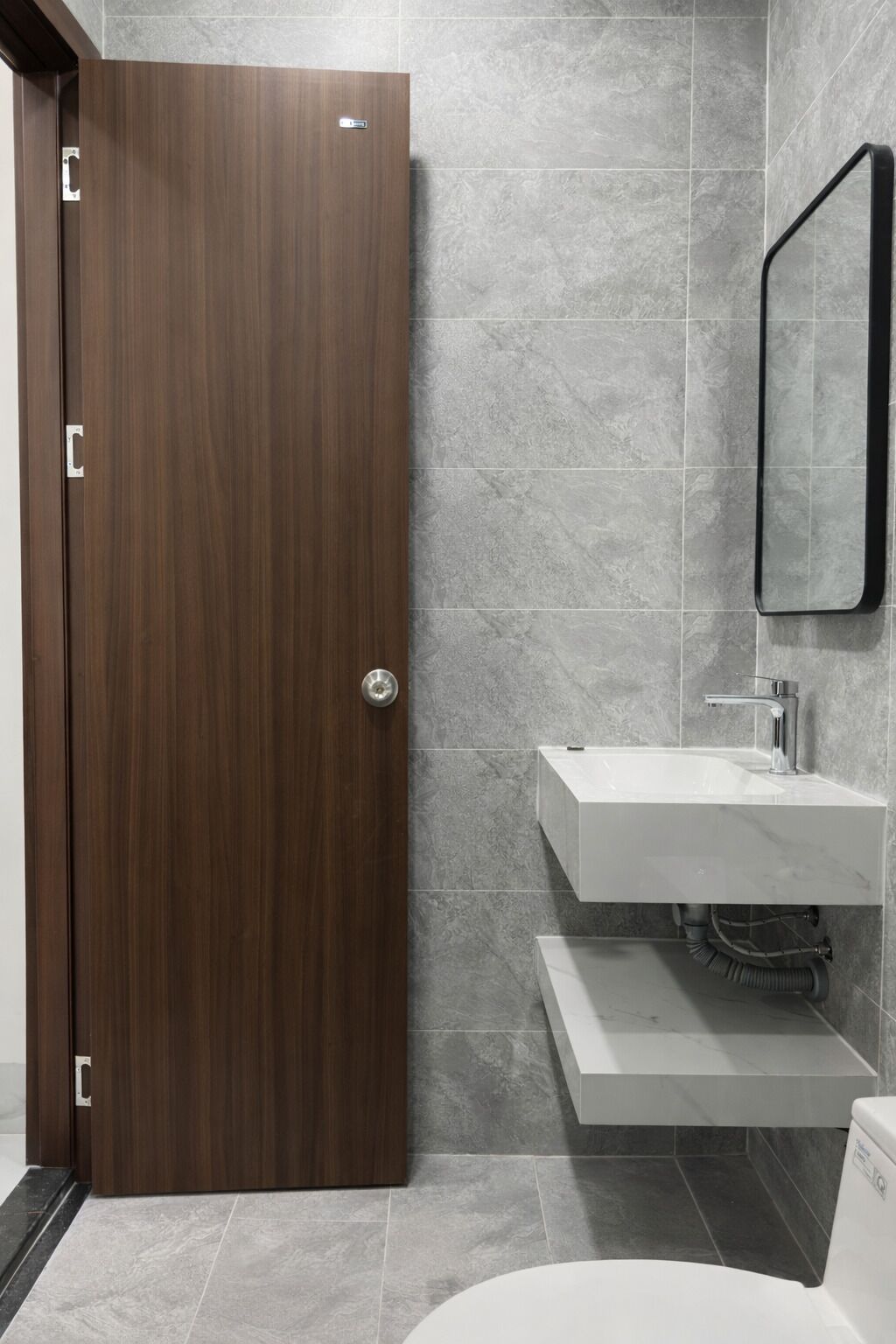 ดีลักซ์อพาร์ทเมนท์ | ห้องน้ำ | ของใช้ในห้องน้ำฟรี, ไดร์เป่าผม, ผ้าเช็ดตัว, สบู่