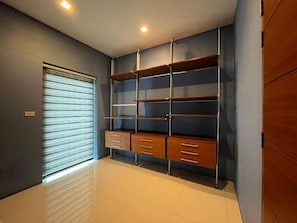 Family Triple Room, Courtyard View | Interior - AP House (Bangkok)