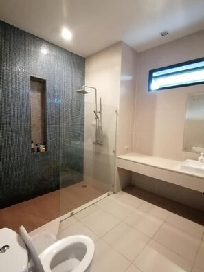 Signature Double Room, Patio, Pool View | Bathroom | Shower, rainfall showerhead, free toiletries, hair dryer - AP House (Bangkok)