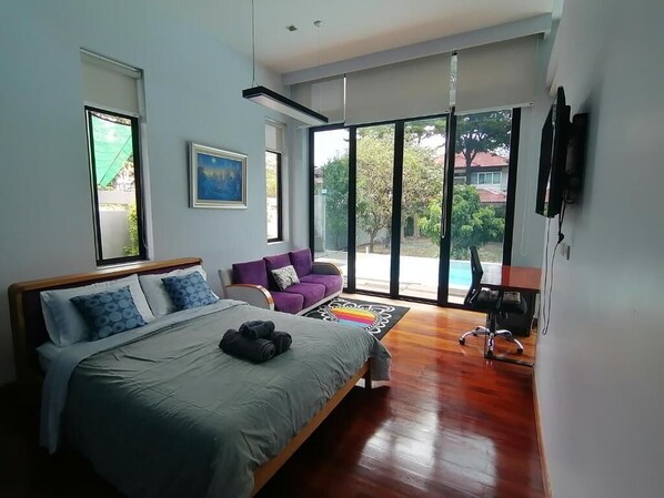 Signature Double Room, Patio, Pool View | Free WiFi - AP House (Bangkok)