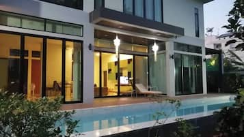 Front of property – evening/night