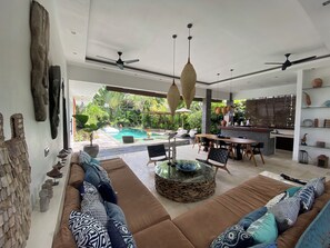 Interior - Marvelous 3-bedroom villa with AC in vibrant Seminyak (seminyak)