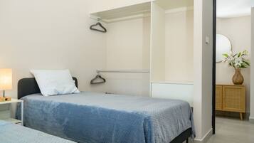 Silitysrauta/-lauta, Wi-Fi, vuodevaatteet