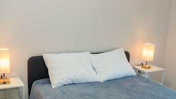 Iron/ironing board, WiFi, bed sheets