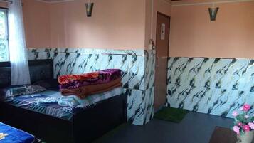 Comfort tweepersoonskamer, balkon, uitzicht op bergen | Gratis wifi