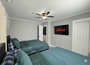 2 habitaciones, tabla de planchar con plancha, wifi y ropa de cama 
