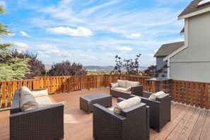 Terrace/patio - Skyline Downtown View • Near Mt. Rose Skiing (Reno)