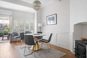 Dining - Luxury Spacious 3BR Family Home Walk To Harbour Bridge/ Opera House& CBD (Millers Point)