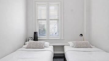 3 bedrooms, iron/ironing board, WiFi, bed sheets