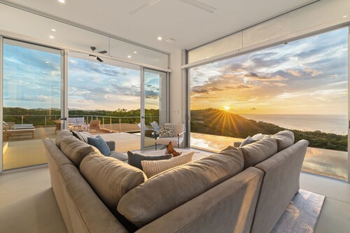 Cliffside Villa 3-Ocean View Private Sanctuaries Infinity Pool HEATED HOT TUB