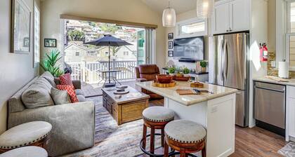 Walk to Bay & Pleasure Pier! Catalina Island Stay