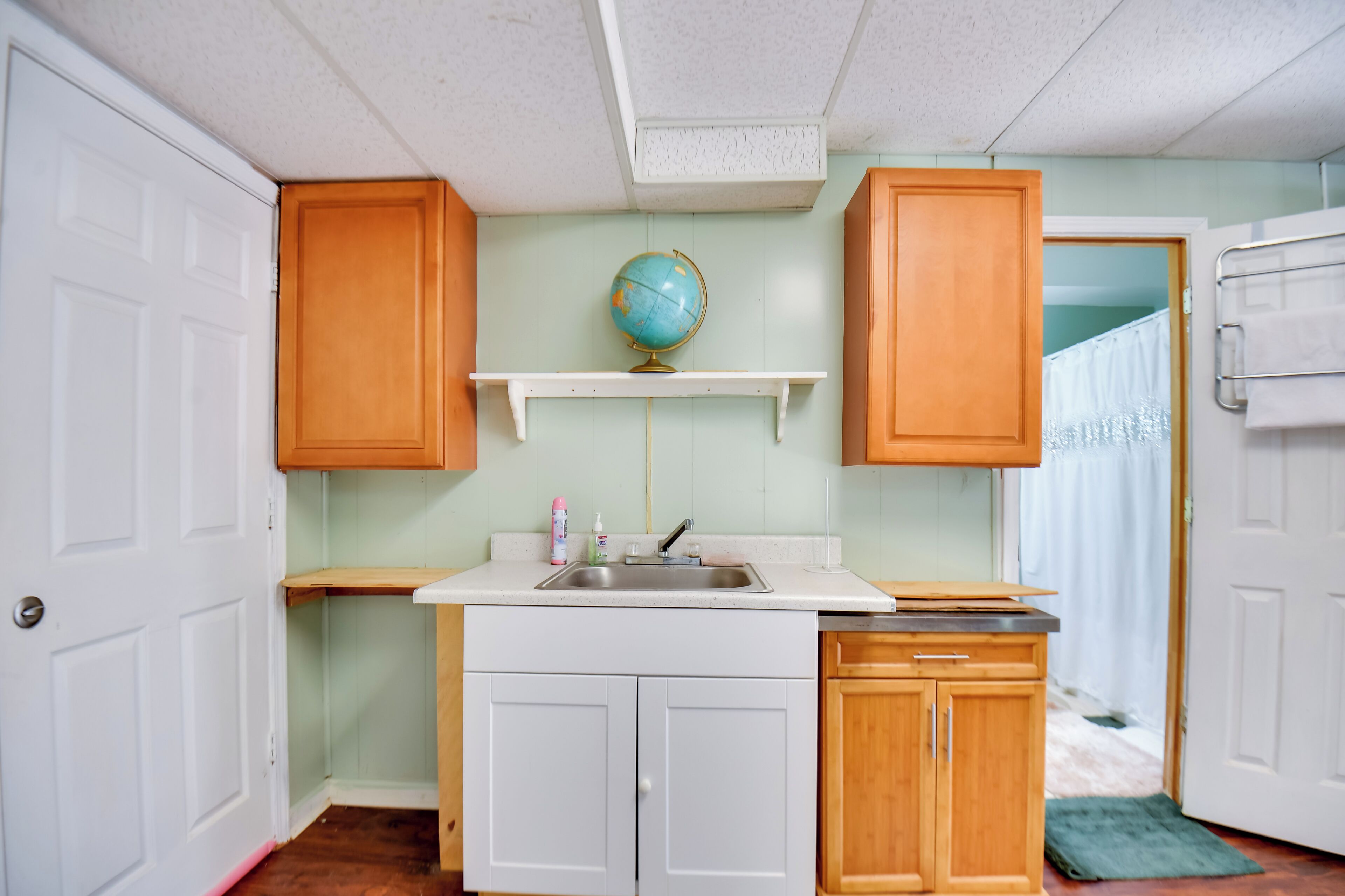 Fridge, microwave, coffee/tea maker, toaster