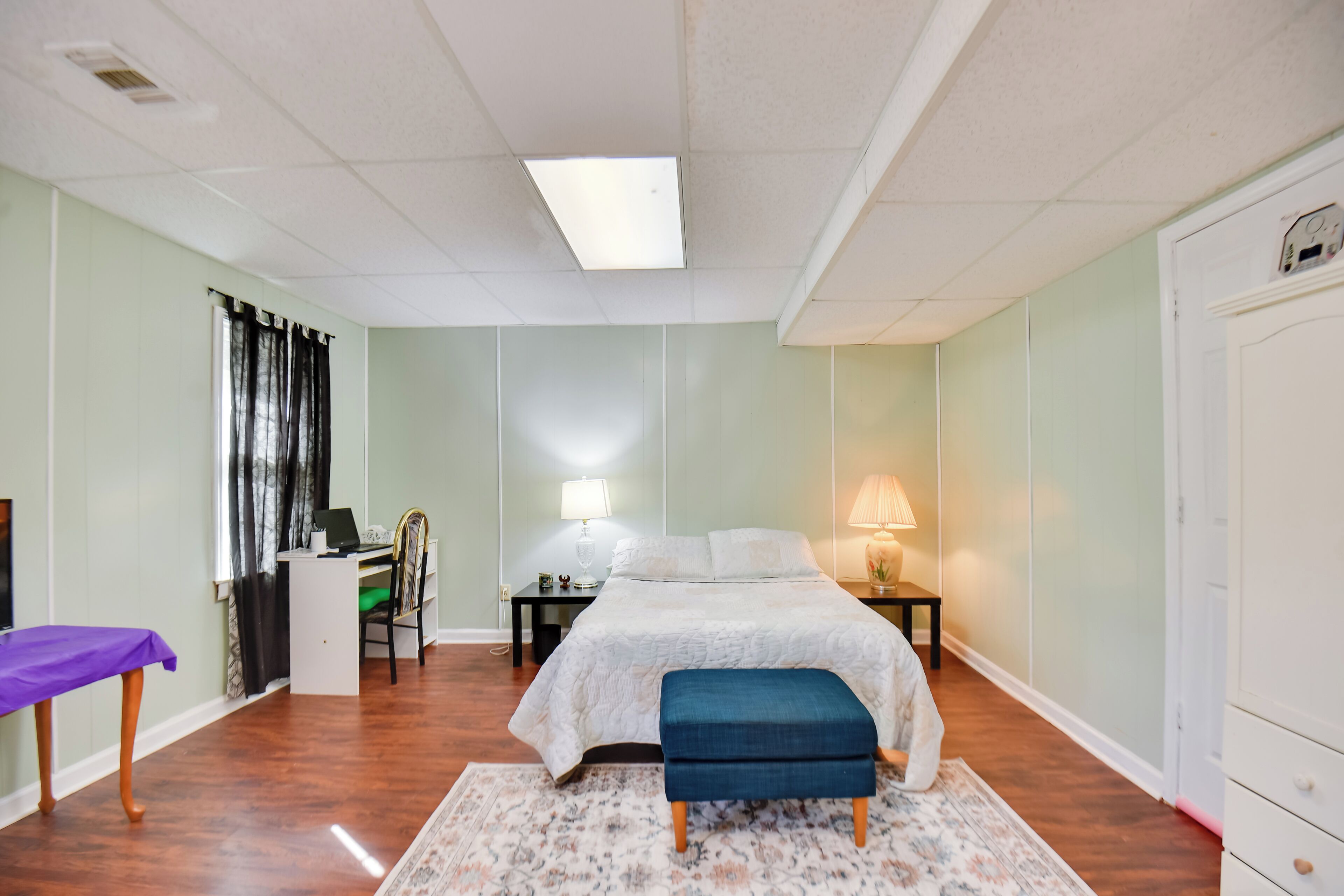 1 bedroom, desk, iron/ironing board, internet