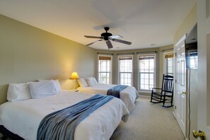 Desk, iron/ironing board, Internet, bed sheets - Dock & Ramp Access: Water-View Gem on Lake Eufaula (Abbeville)