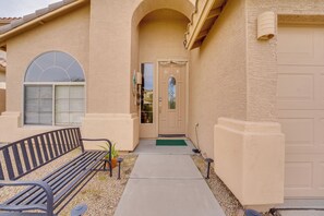 Property grounds - Pool & Great Location! Smart Home in Chandler (Chandler)