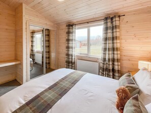 2 bedrooms, free WiFi - 2 bedroom accommodation in Invernahavon, near Newtonmore (Invernahaven, Newtonmore)