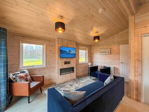TV - 2 bedroom accommodation in Invernahavon, near Newtonmore (Invernahaven, Newtonmore)