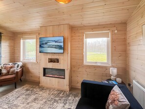 TV - 2 bedroom accommodation in Invernahavon, near Newtonmore (Invernahaven, Newtonmore)