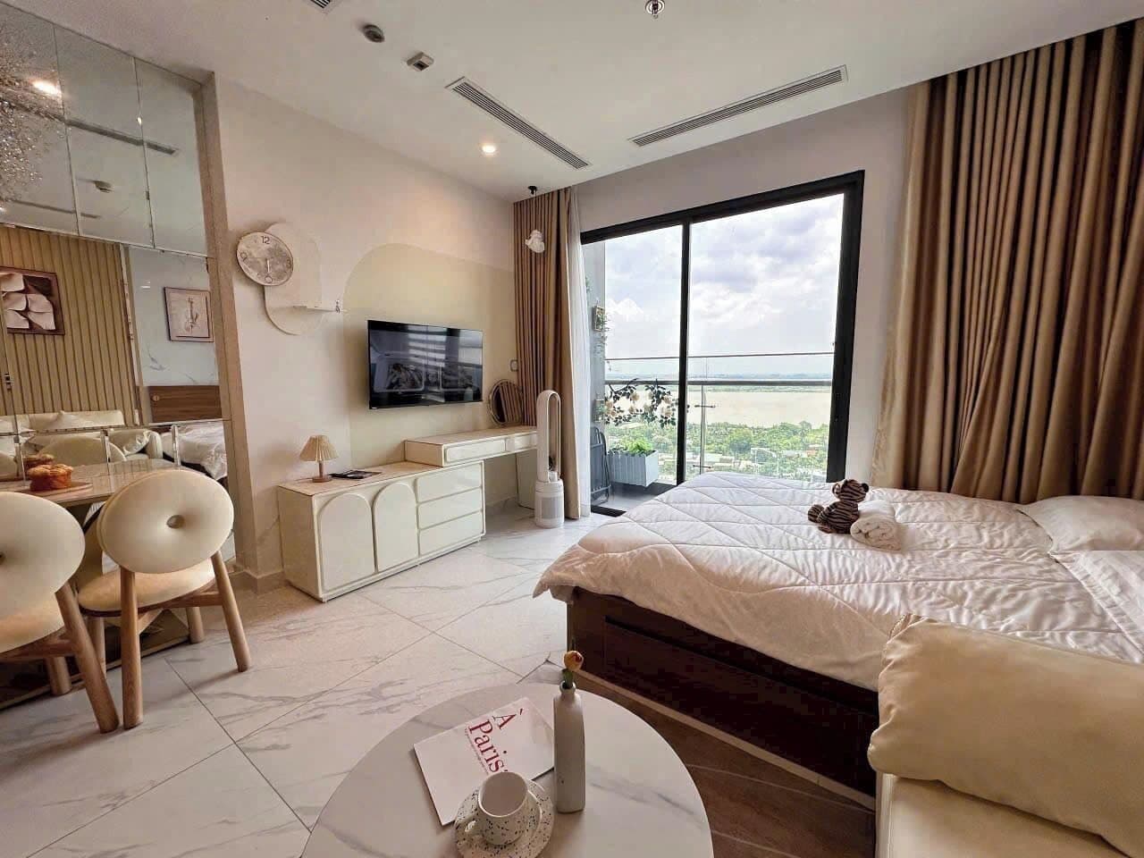 Standard-Studio, Küche, Poolblick | Wohnbereich