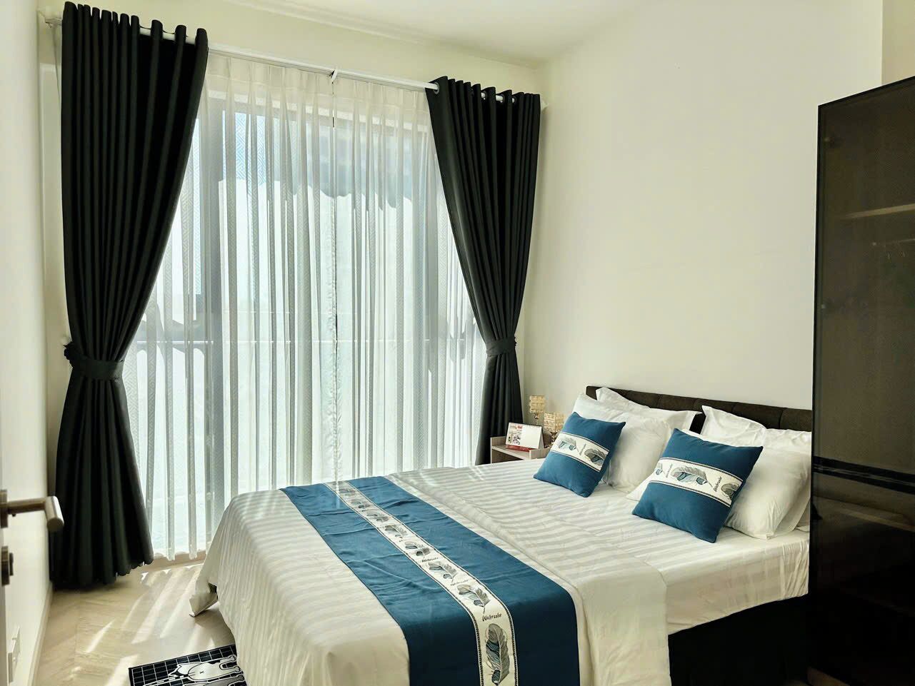 Departamento familiar | Decoración personalizada, muebles diferentes y cortinas blackout 