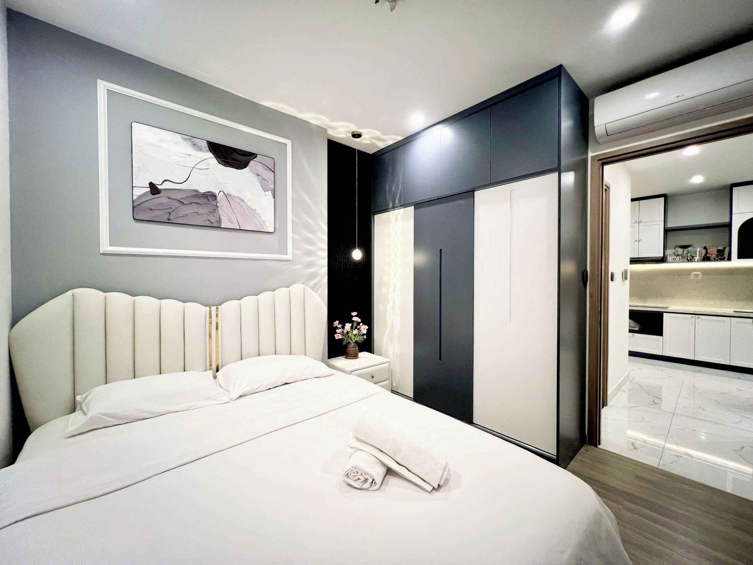 Departamento familiar | Decoración personalizada, muebles diferentes y cortinas blackout 