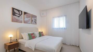 Verduisterende gordijnen, geluiddichte muren