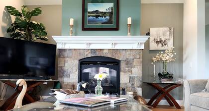 Architect's home on 16 acres with gorgeous views of valley below