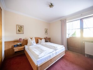 1 habitación y muebles diferentes 