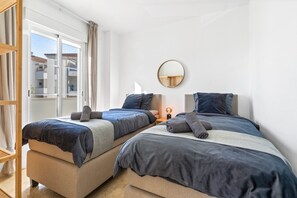 3 bedrooms, iron/ironing board, WiFi, bed sheets - Modern 4-room apartment with panoramic sea & mountain views (AN)