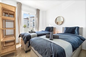 3 bedrooms, iron/ironing board, WiFi, bed sheets - Modern 4-room apartment with panoramic sea & mountain views (AN)