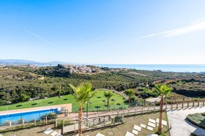 Outdoor pool - Modern 4-room apartment with panoramic sea & mountain views (AN)