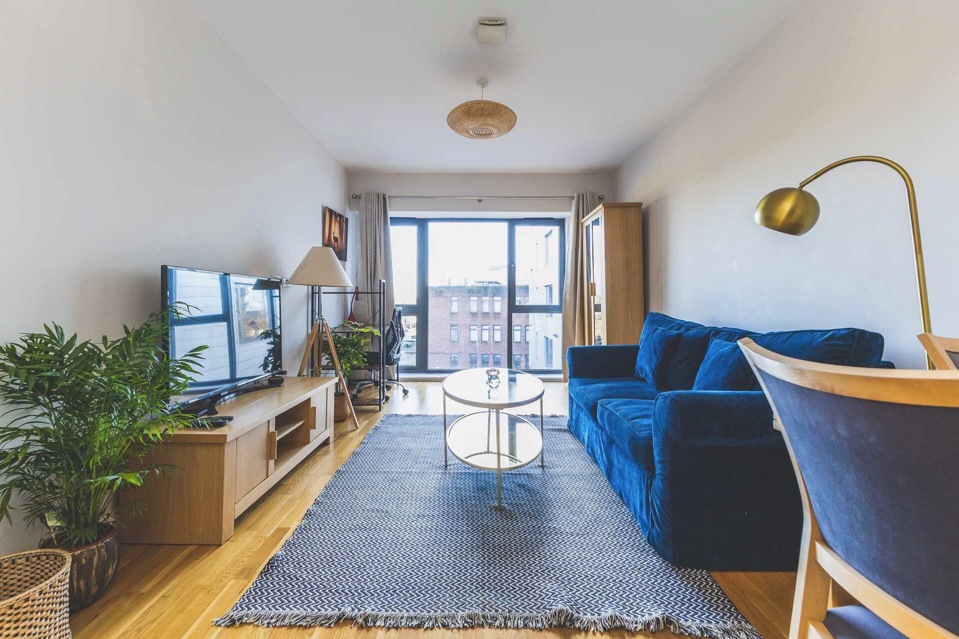 Fernseher, Stereoanlage, Arbeitsbereiche